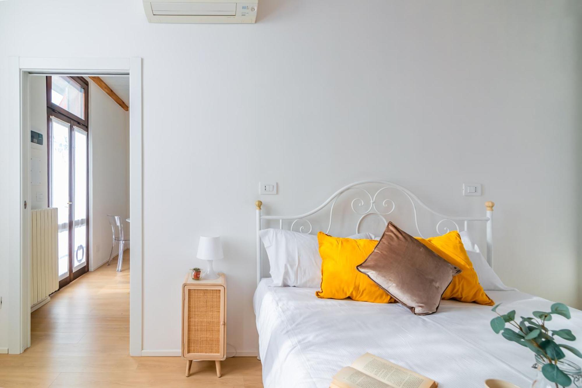 La Corte 48 - Pavia City - By Host4U Luaran gambar