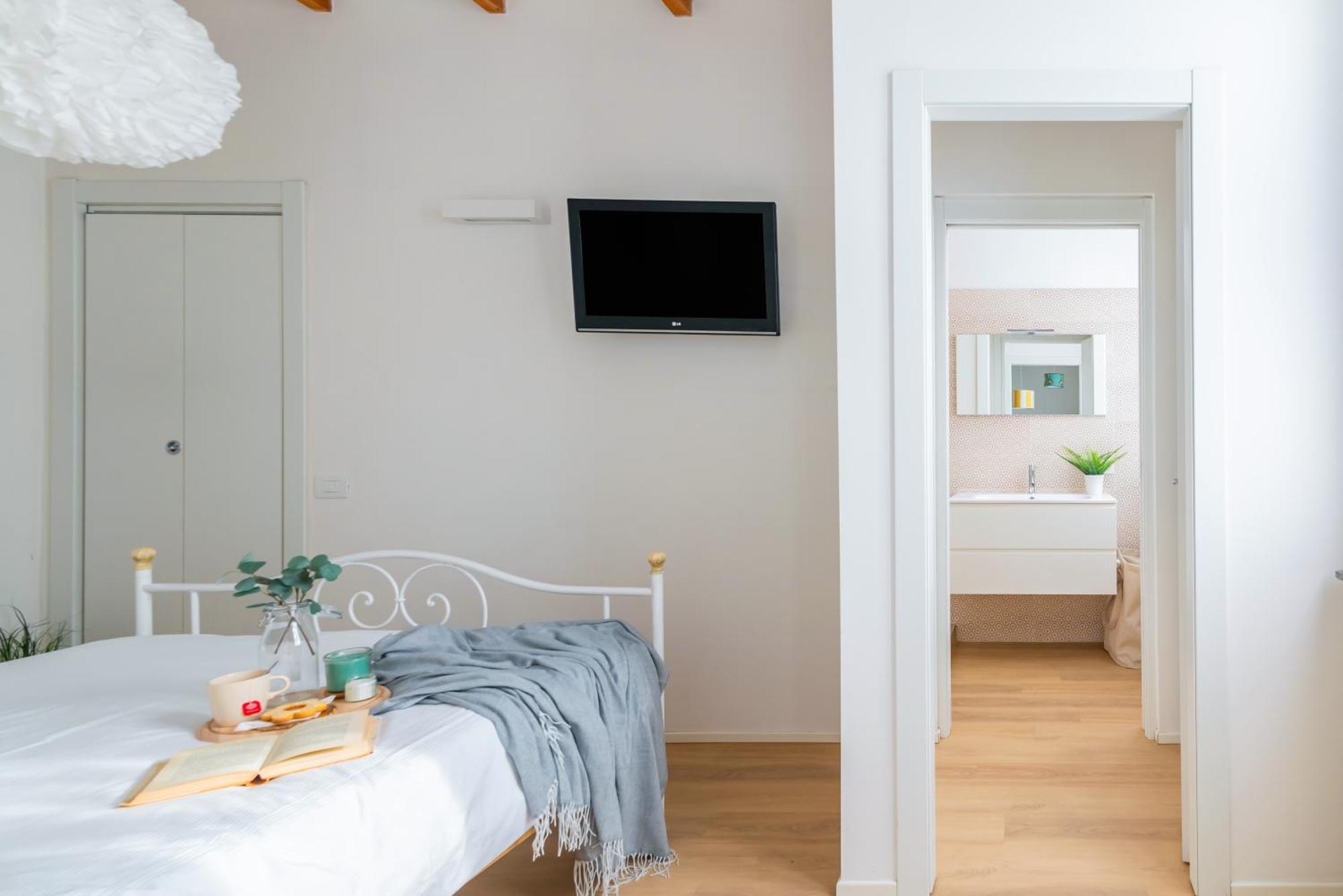 La Corte 48 - Pavia City - By Host4U Luaran gambar